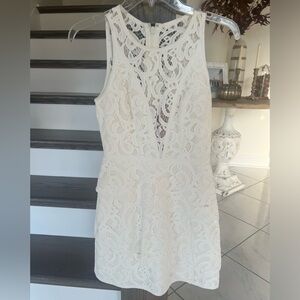 BCBG MAXAZRIA WHITE DRESS